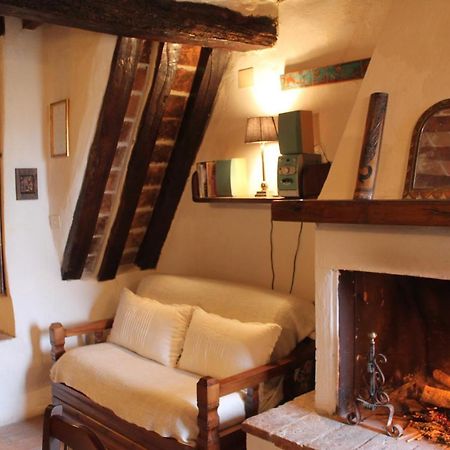 Petite Maison, Nel Borgo Di Четона Экстерьер фото
